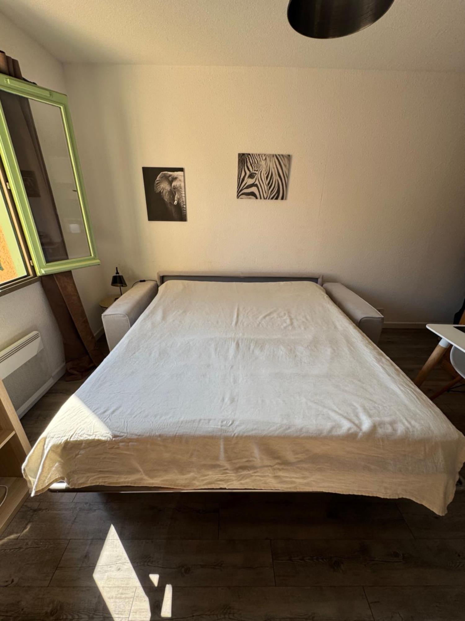 Charmand En Avec Piscine Apartment